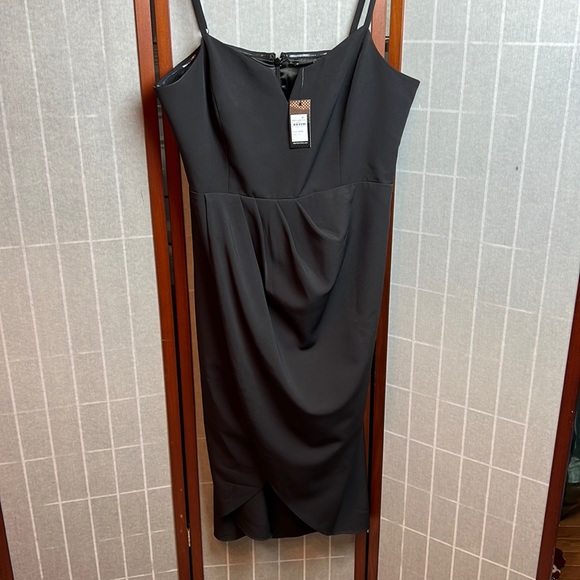 COPY - City Chic Sassy V Dress - Picture 4 of 6